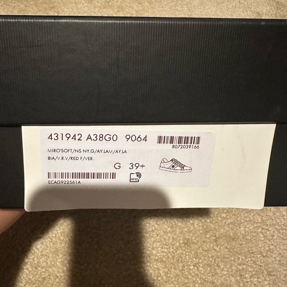 Gucci Women’s Ace Sneaker with Bee - Picture 7 of 9